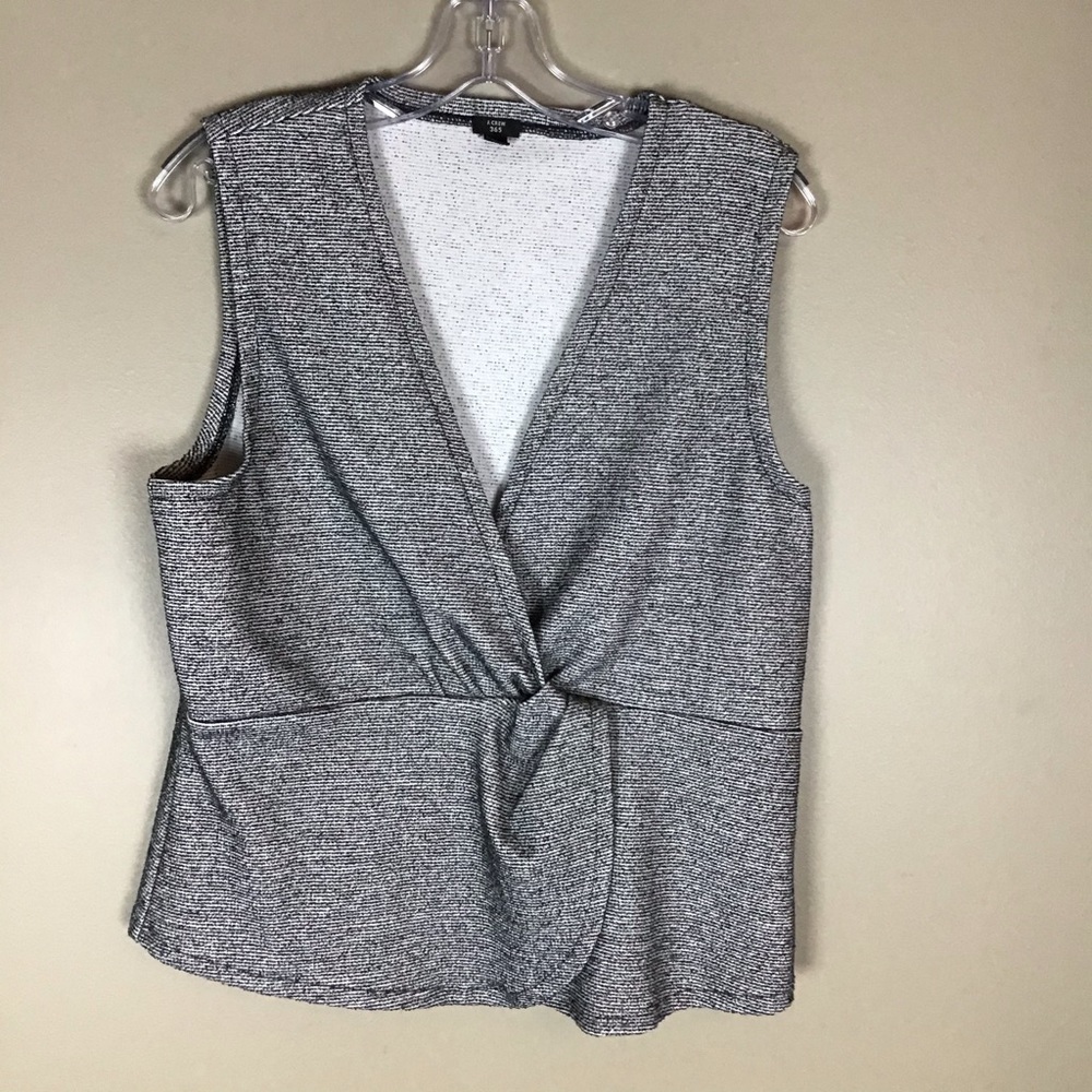 J Crew 365 textured black & white surplice top EUC